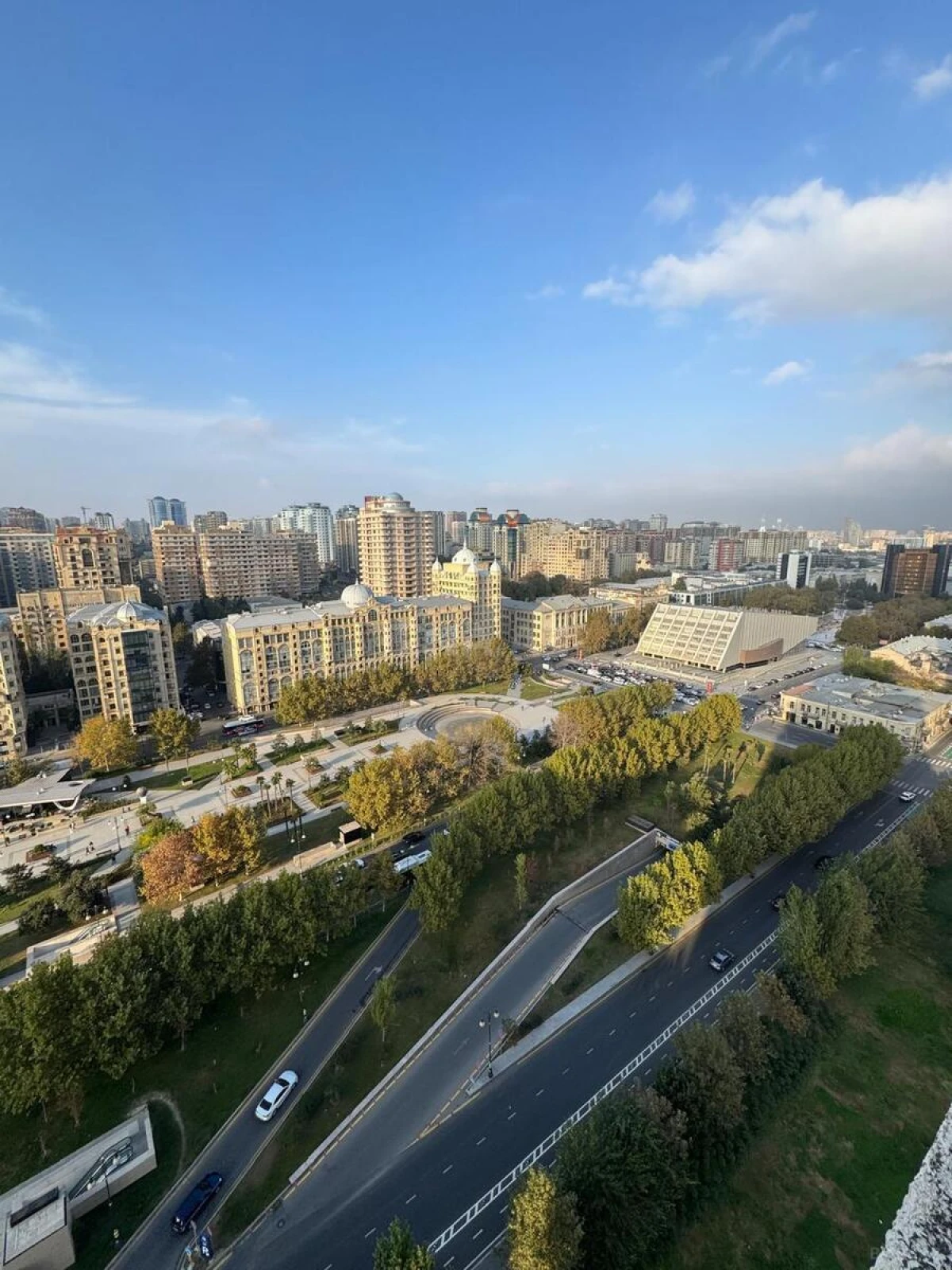 Satılır 3 otaqlı mənzil 150 m²