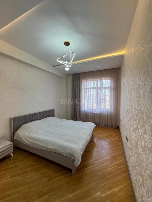 Satılır 3 otaqlı mənzil 150 m²