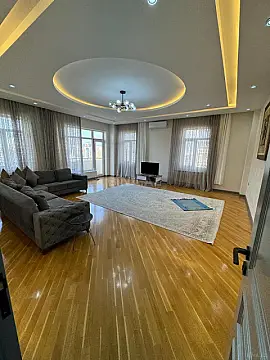 Satılır 3 otaqlı mənzil 150 m²