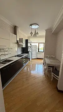 Kirayə verilir 3 otaqlı mənzil 120 m²