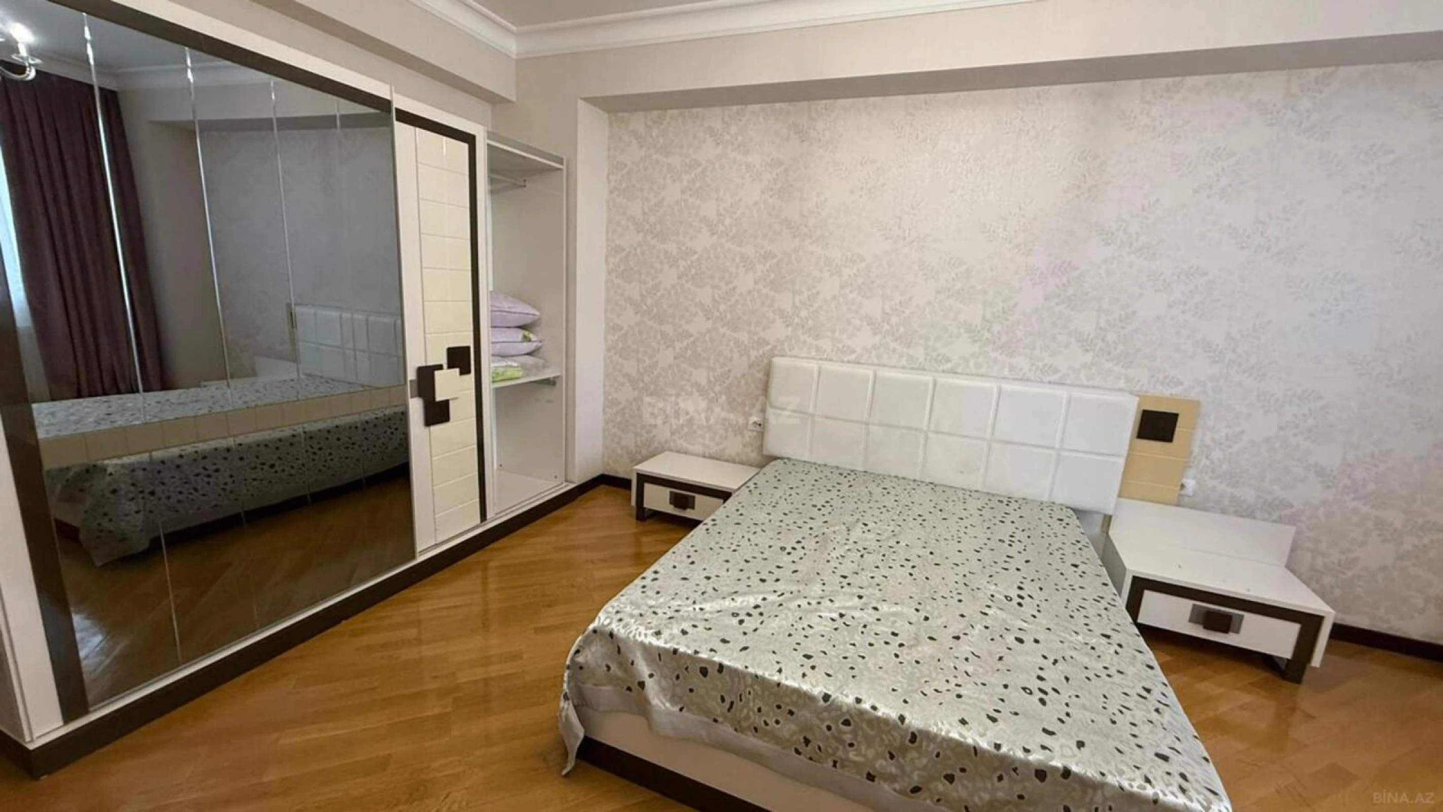 Kirayə verilir 3 otaqlı mənzil 120 m²