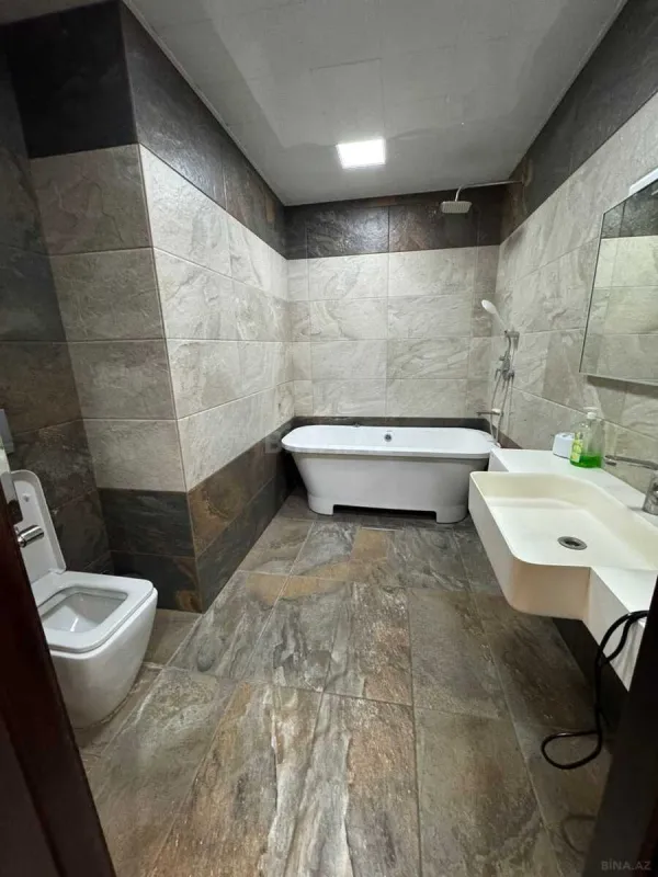 Kirayə verilir 3 otaqlı mənzil 170 m²