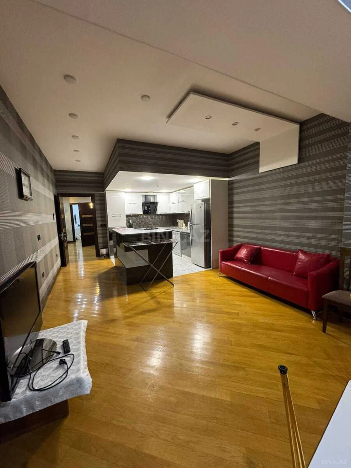 Kirayə verilir 3 otaqlı mənzil 170 m²