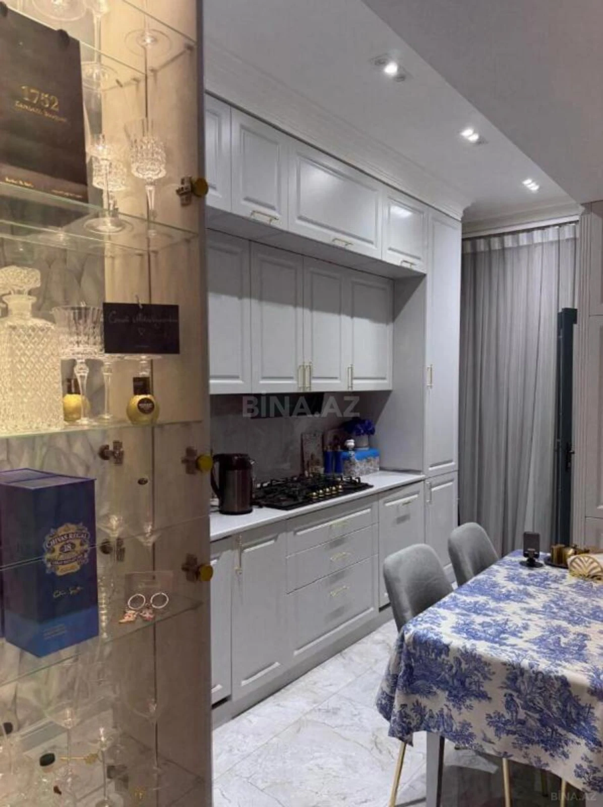 Satılır 3 otaqlı mənzil 107 m²