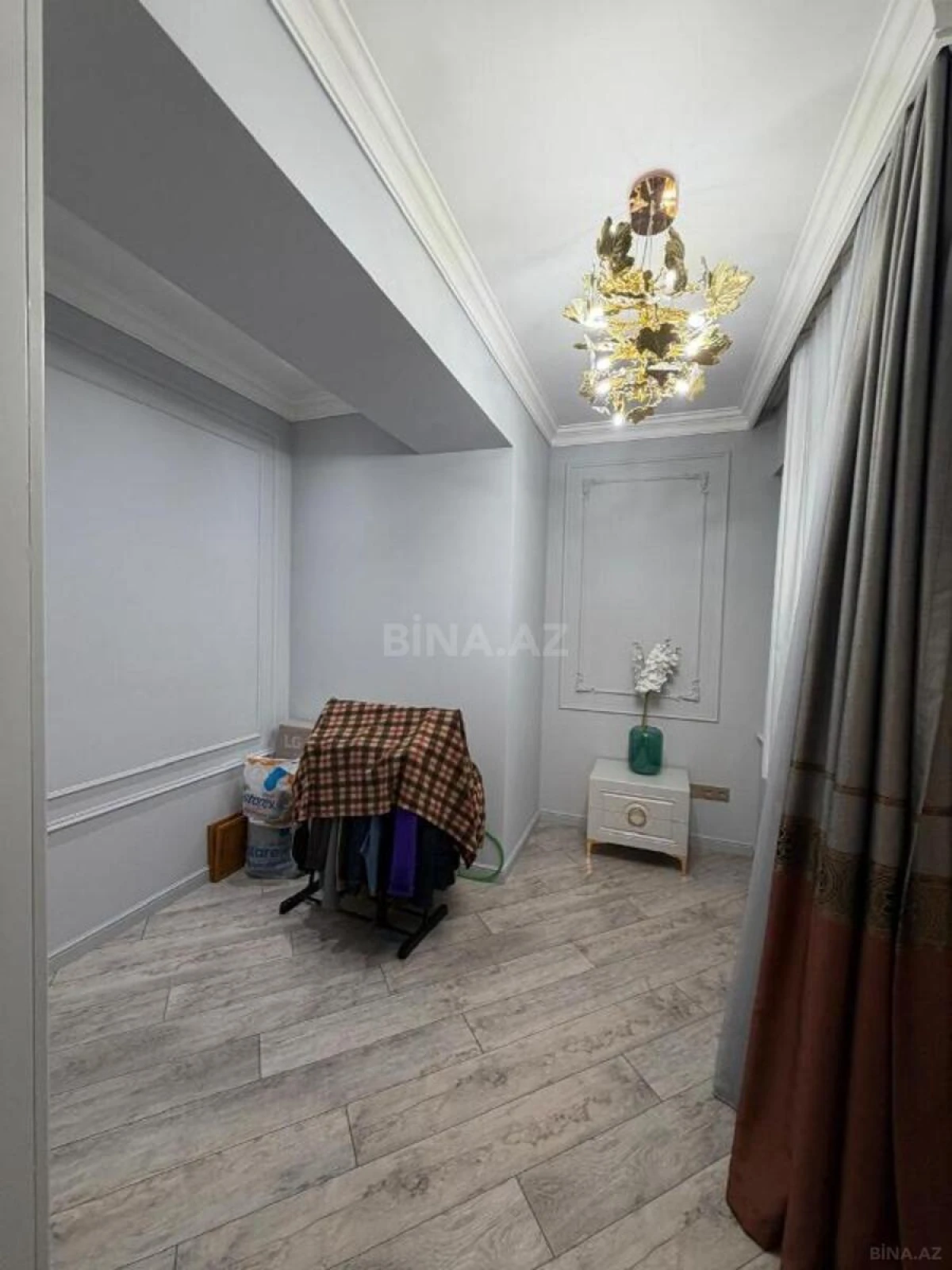 Satılır 3 otaqlı mənzil 107 m²