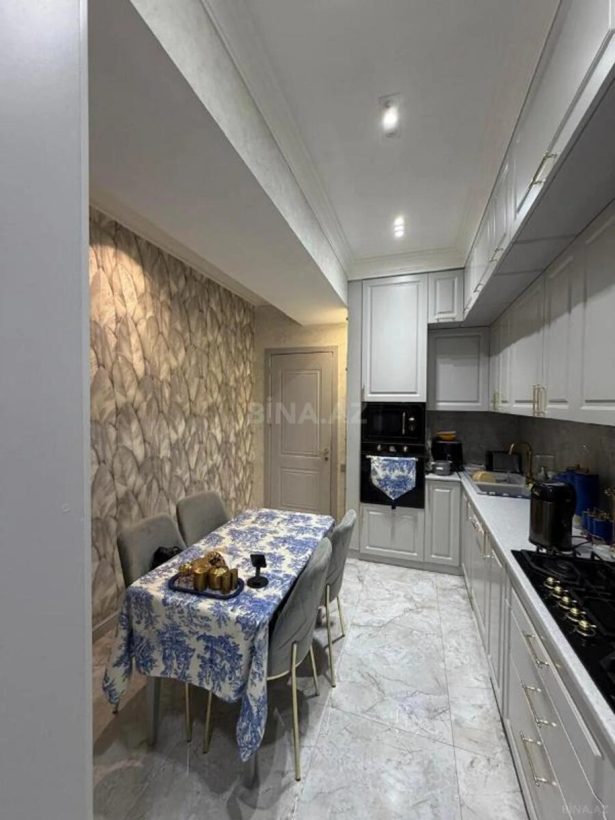 Satılır 3 otaqlı mənzil 107 m²