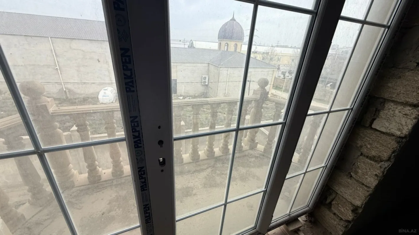 Satılır 5 otaqlı həyət evi 200 m²