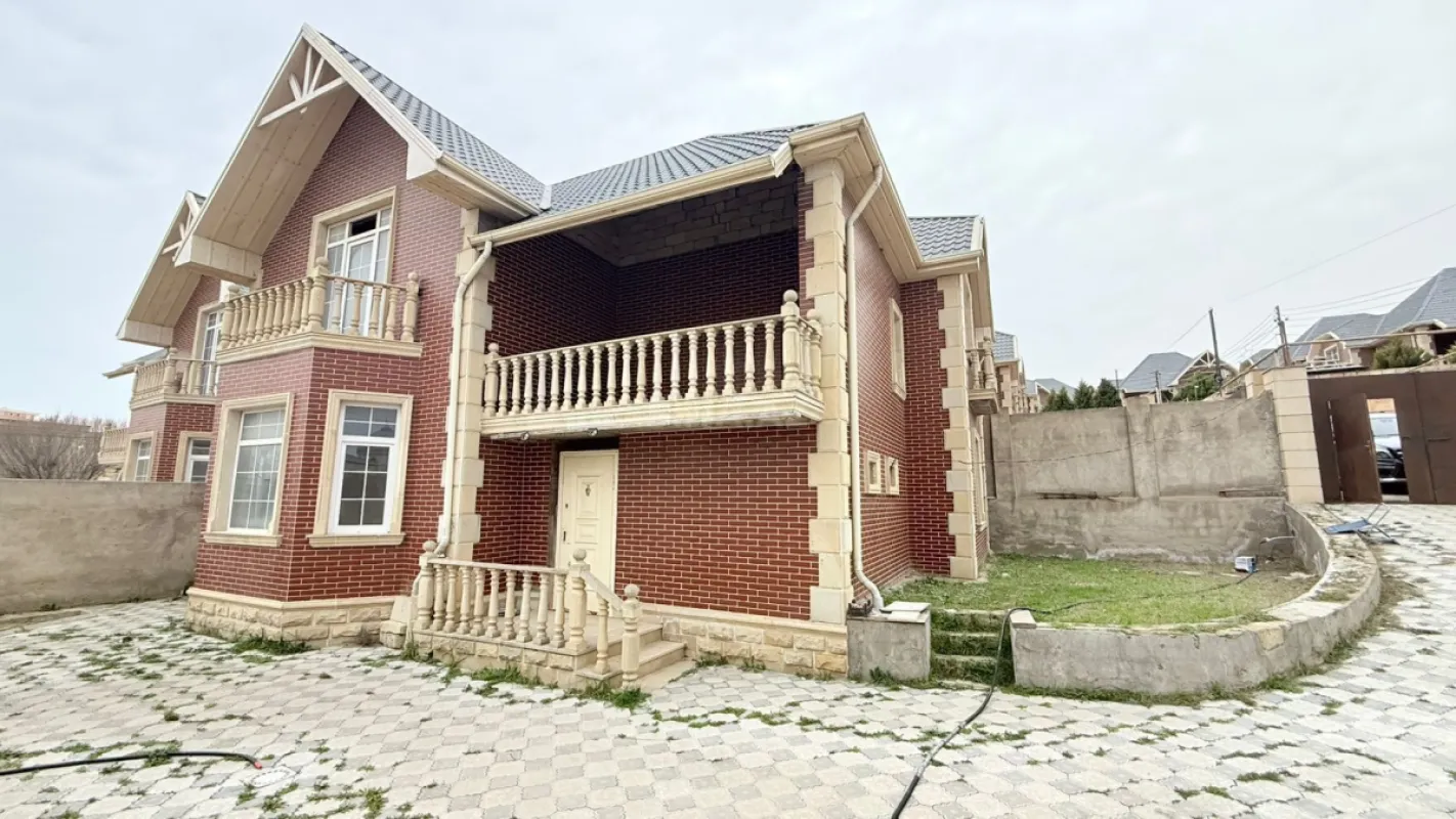 Satılır 5 otaqlı həyət evi 200 m²