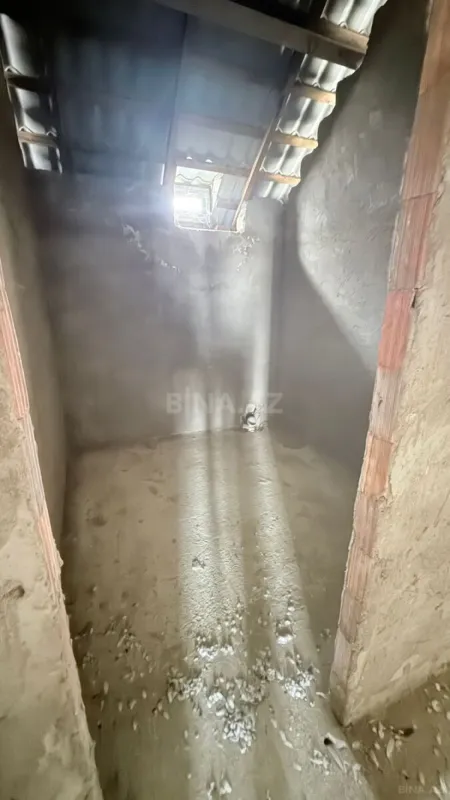 Satılır 5 otaqlı həyət evi 200 m²