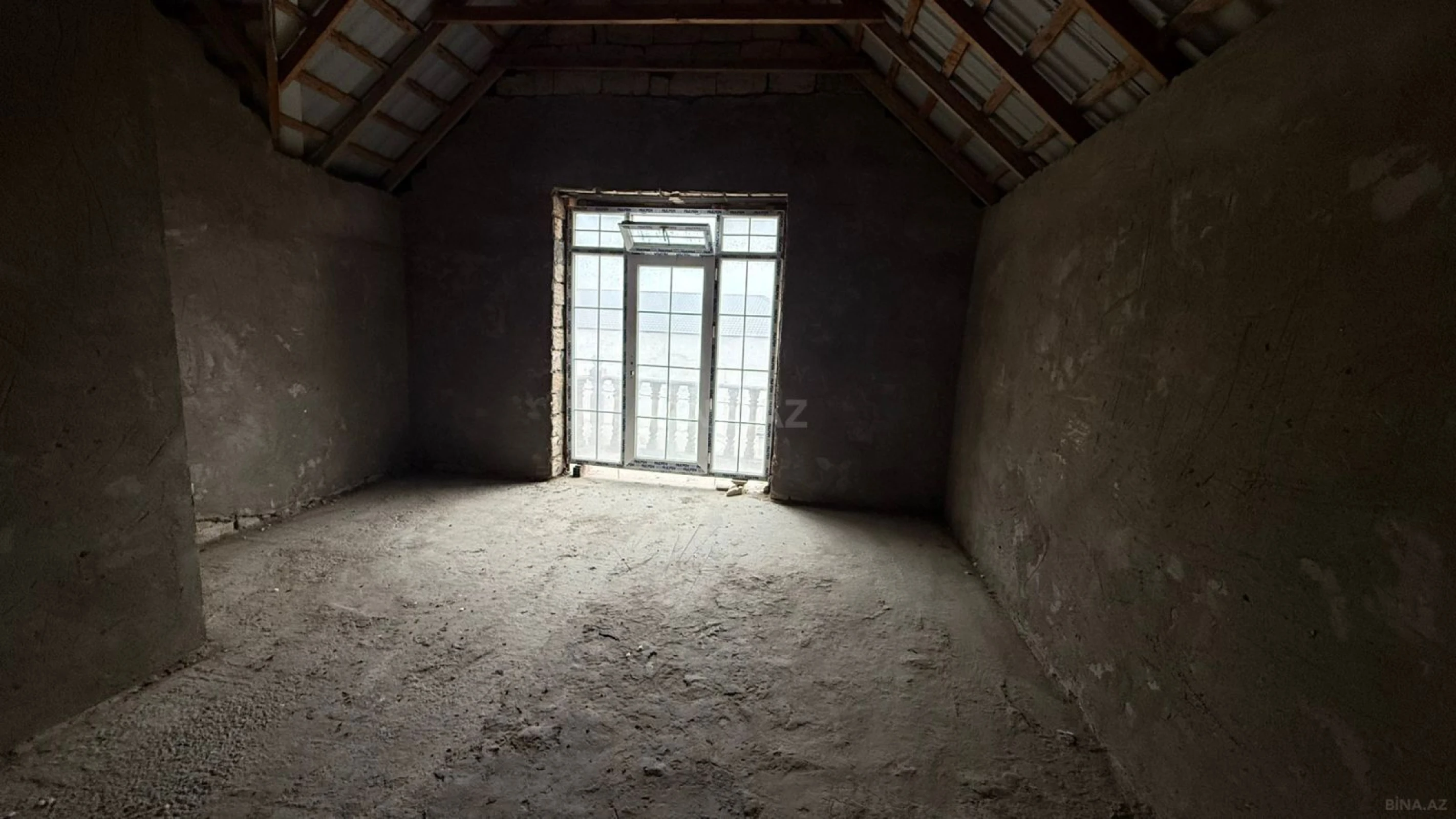 Satılır 5 otaqlı həyət evi 200 m²