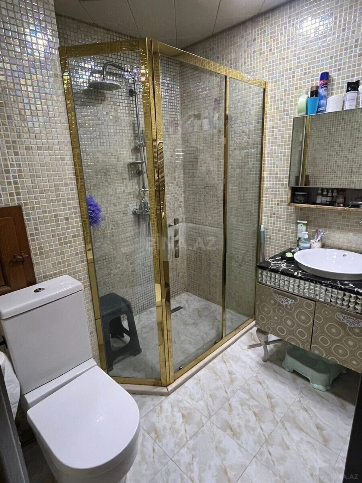 Satılır 5 otaqlı mənzil 120 m²