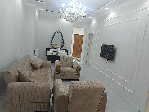 Kirayə verilir 2 otaqlı mənzil 80 m²