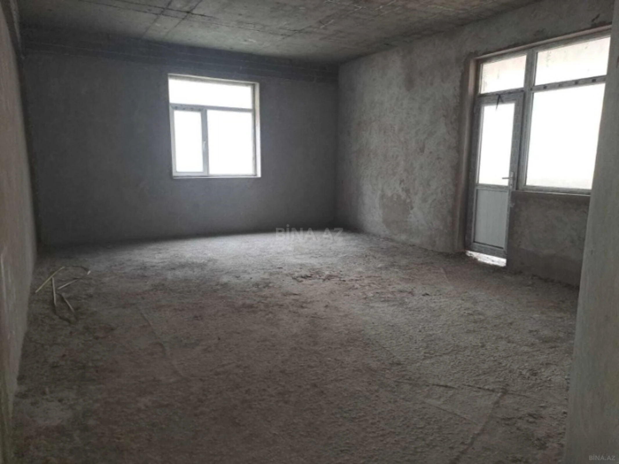 Satılır 4 otaqlı mənzil 151 m²