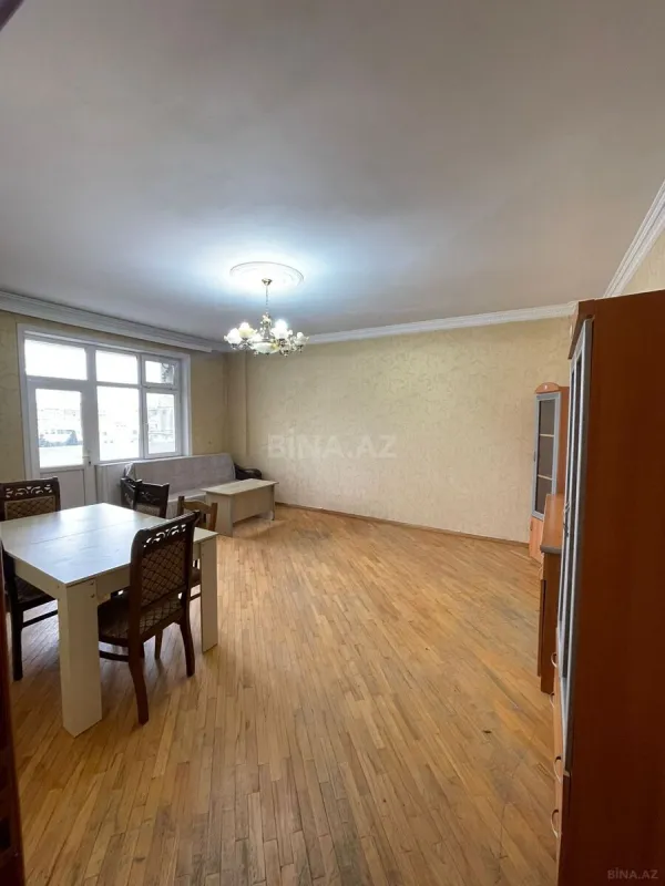 Kirayə verilir 3 otaqlı mənzil 130 m²