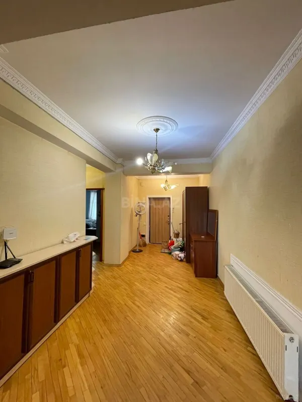 Kirayə verilir 3 otaqlı mənzil 130 m²