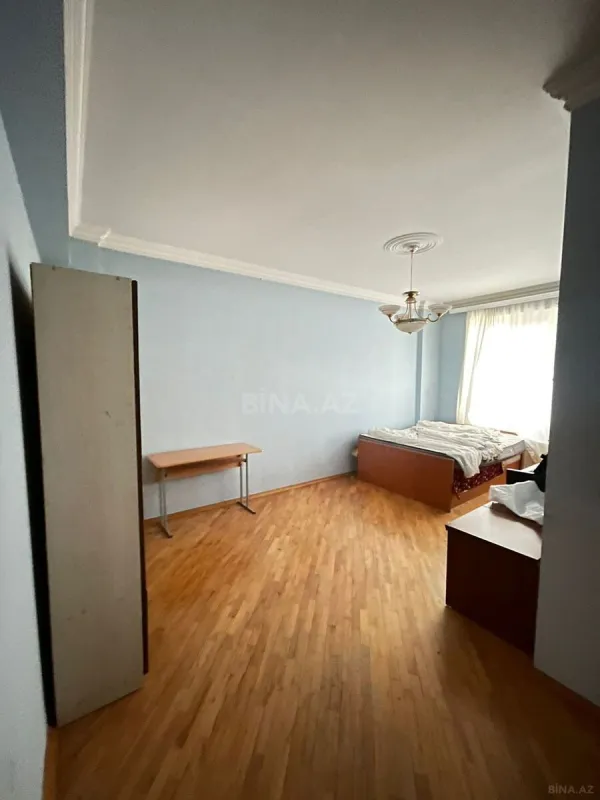 Kirayə verilir 3 otaqlı mənzil 130 m²