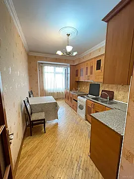 Kirayə verilir 3 otaqlı mənzil 130 m²
