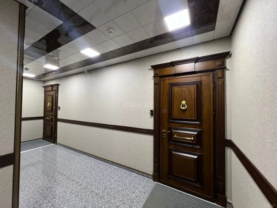 Satılır 4 otaqlı mənzil 165 m²