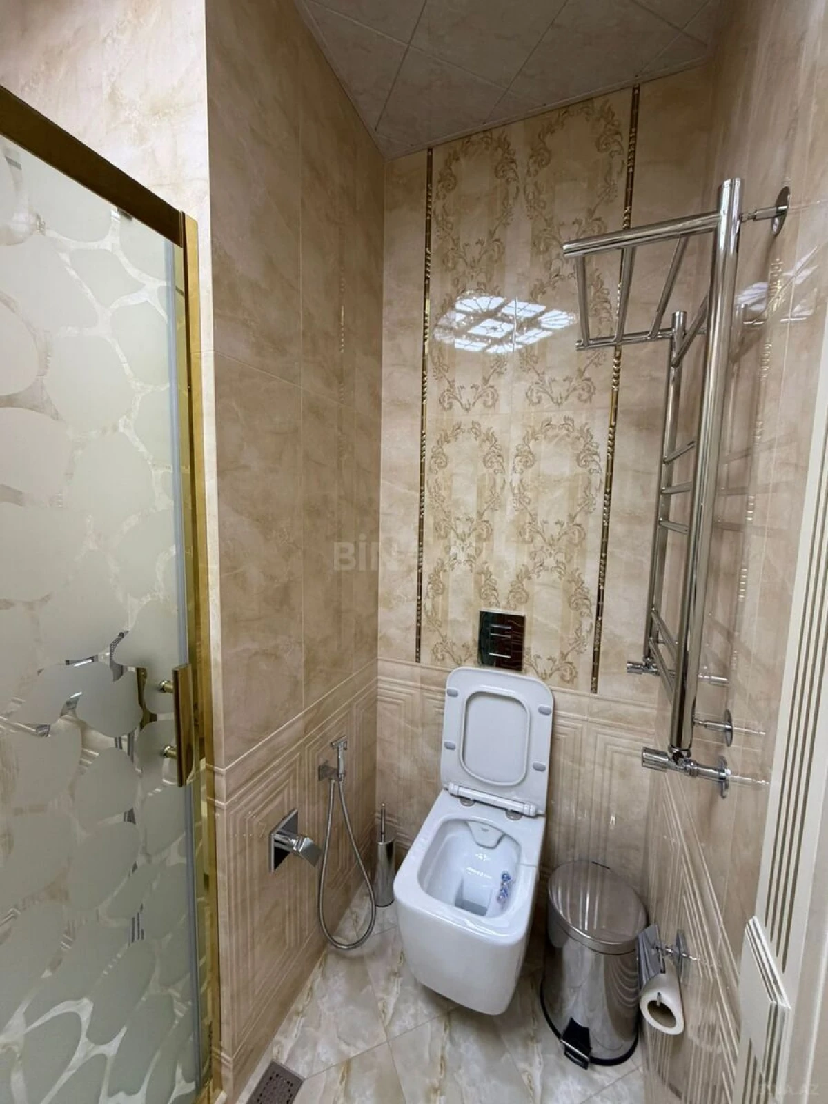 Satılır 4 otaqlı mənzil 165 m²