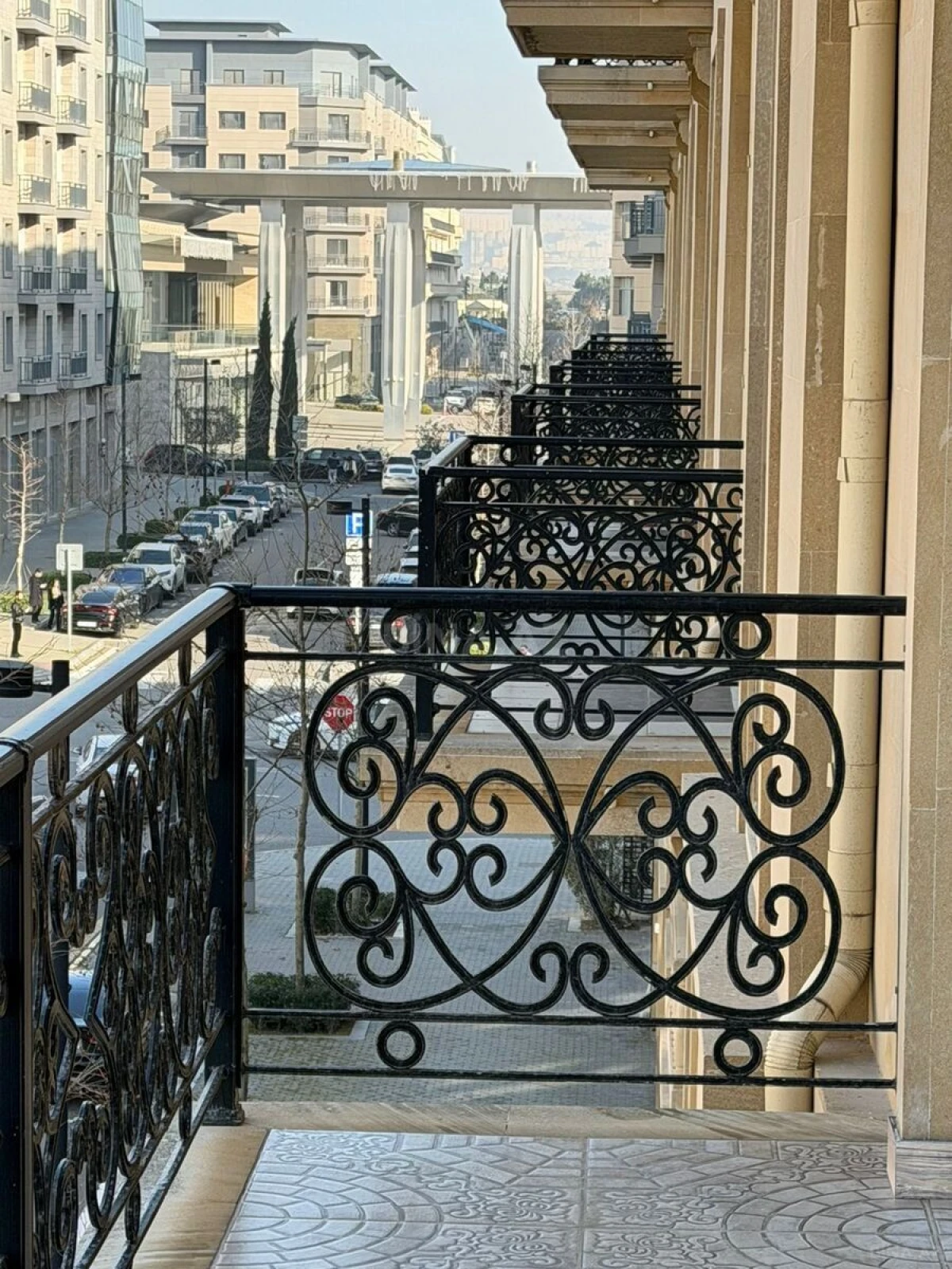 Satılır 4 otaqlı mənzil 165 m²