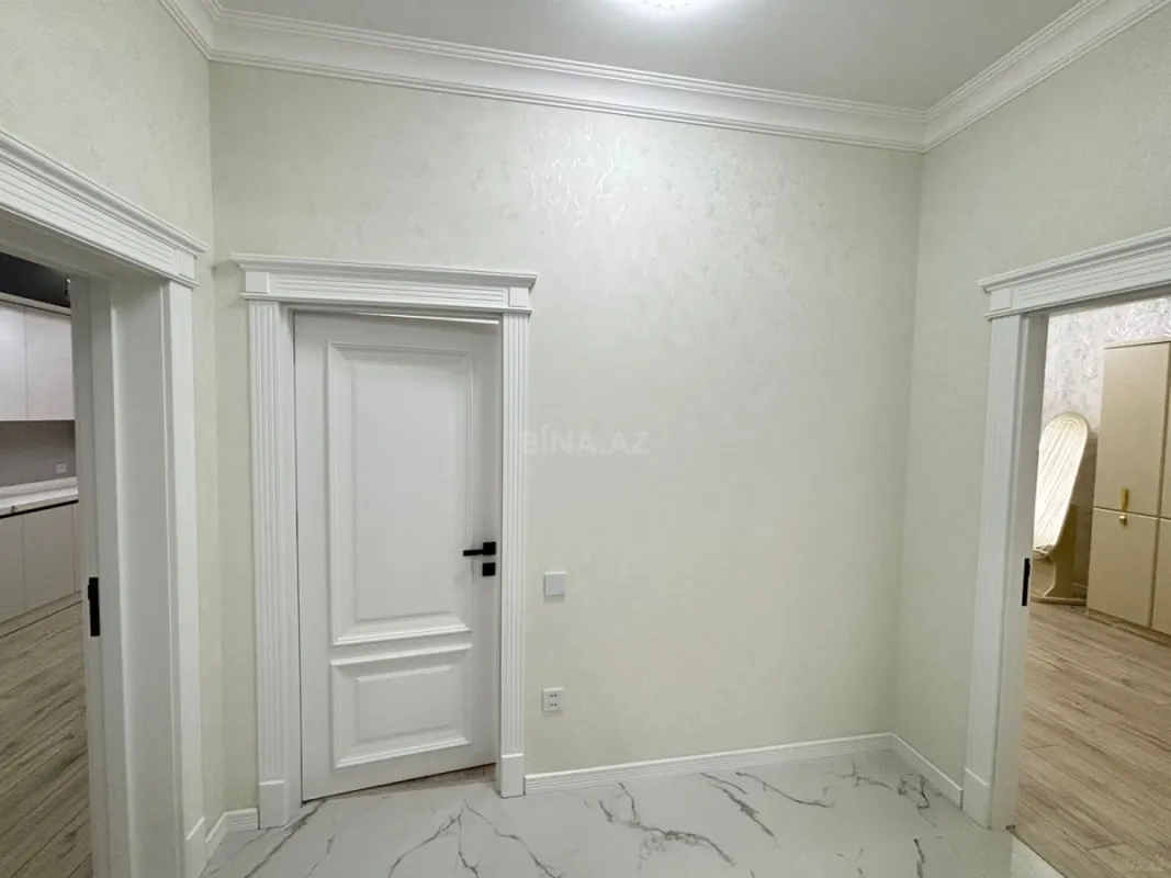 Kirayə verilir 3 otaqlı mənzil 141 m²