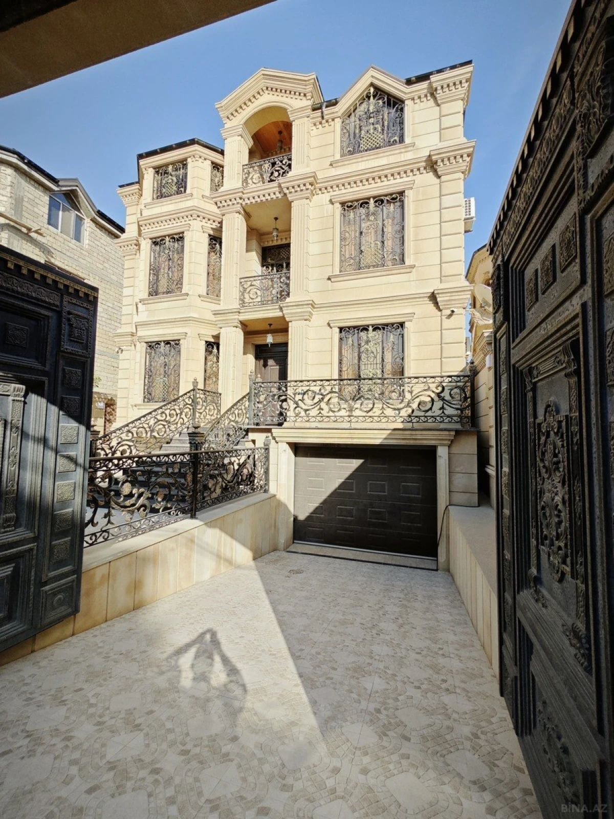 Satılır 7 otaqlı həyət evi 470 m²