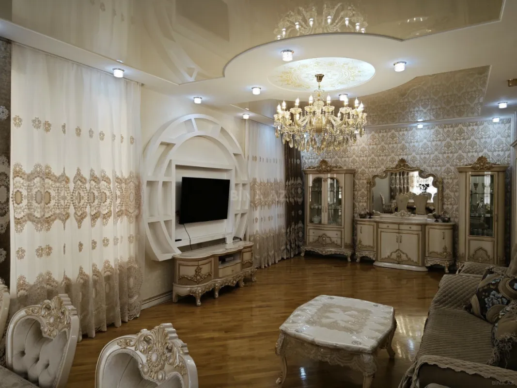 Satılır 7 otaqlı həyət evi 470 m²