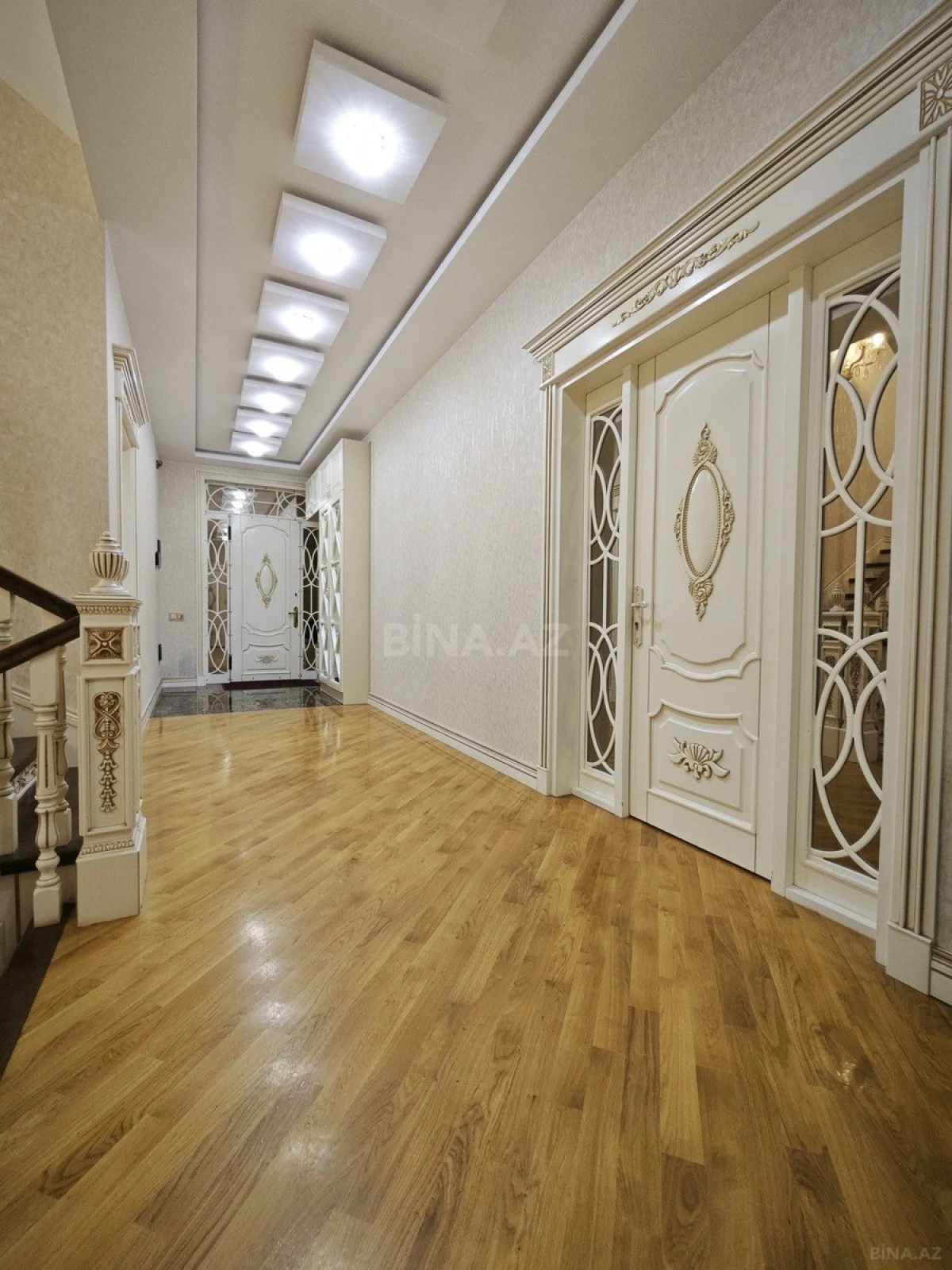 Satılır 7 otaqlı həyət evi 470 m²