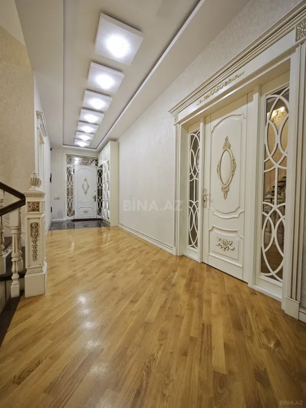 Satılır 7 otaqlı həyət evi 470 m²