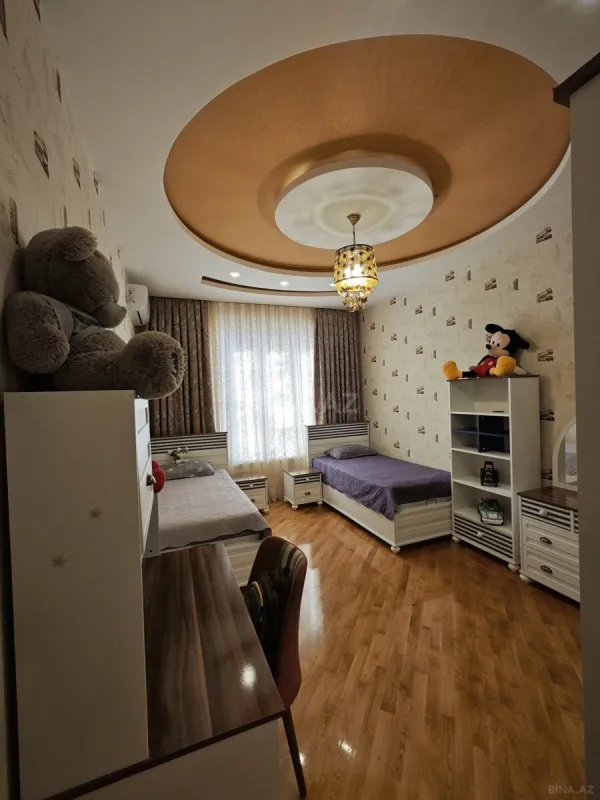 Satılır 7 otaqlı həyət evi 470 m²