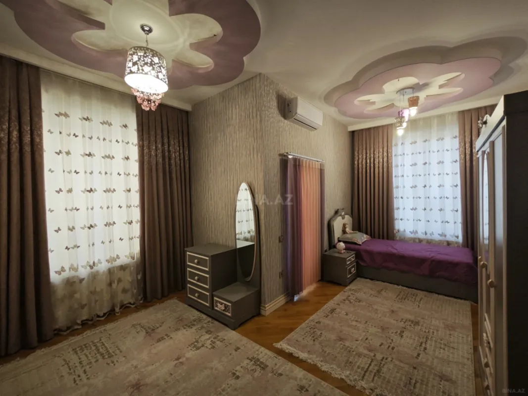 Satılır 7 otaqlı həyət evi 470 m²