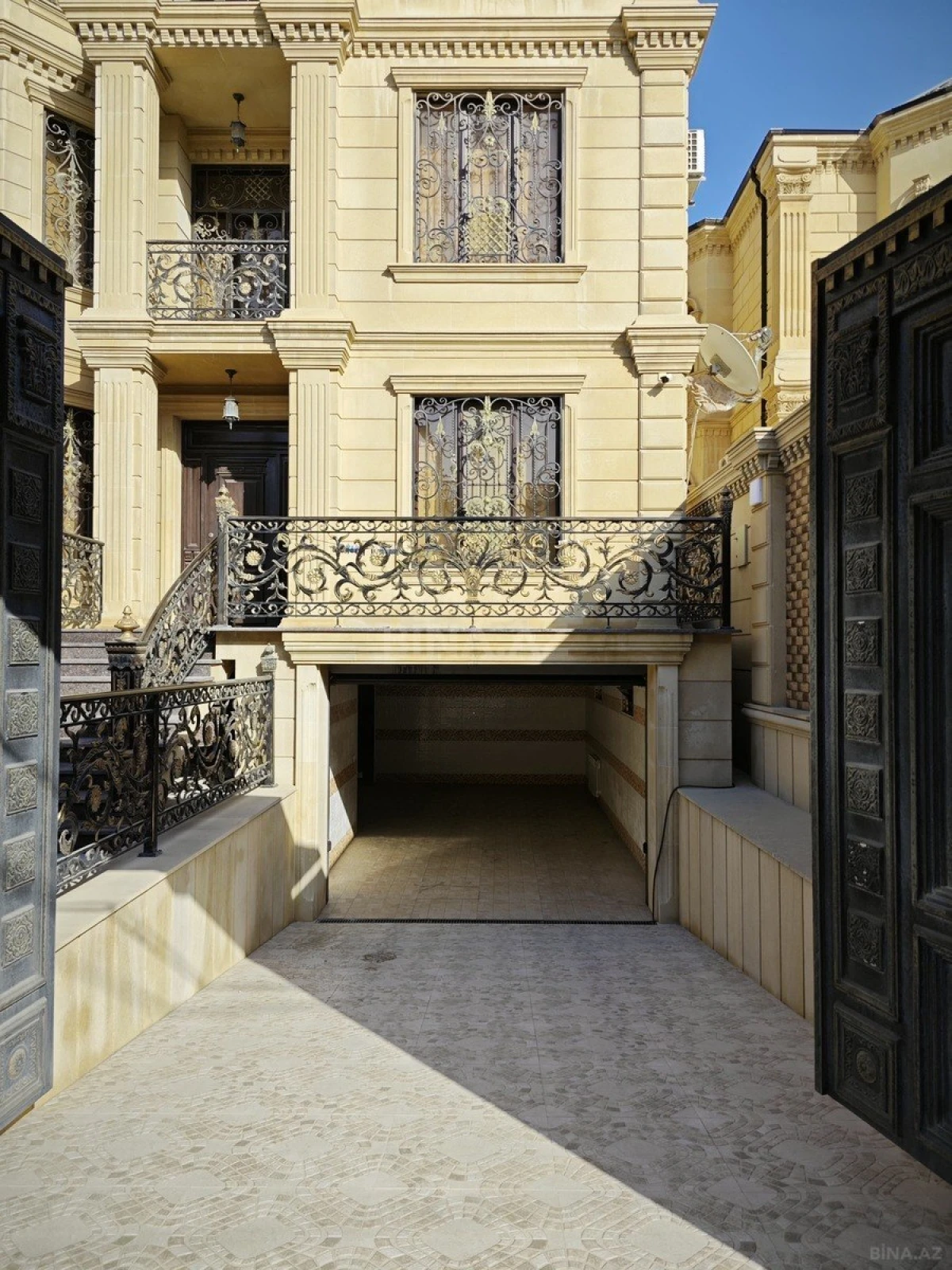 Satılır 7 otaqlı həyət evi 470 m²