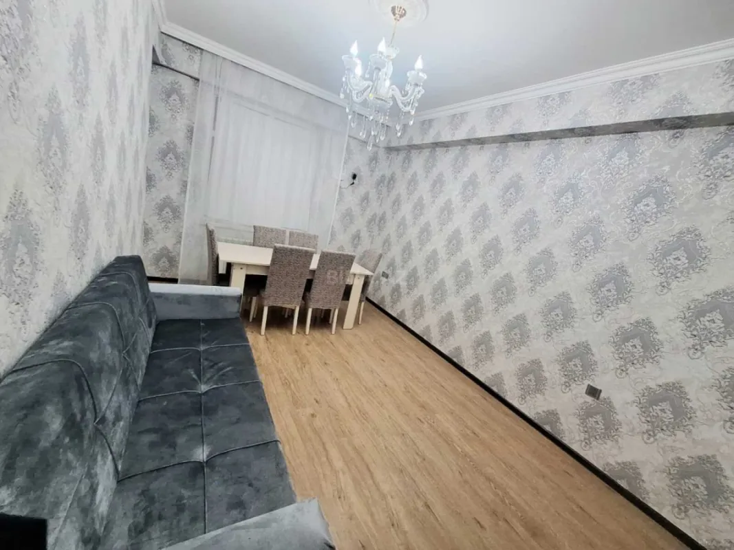 Kirayə verilir 2 otaqlı mənzil 62 m²
