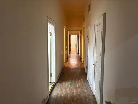 Kirayə verilir 8 otaqlı ofis 370 m²