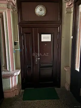 Kirayə verilir 8 otaqlı ofis 370 m²