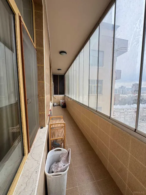 Satılır 4 otaqlı mənzil 170 m²