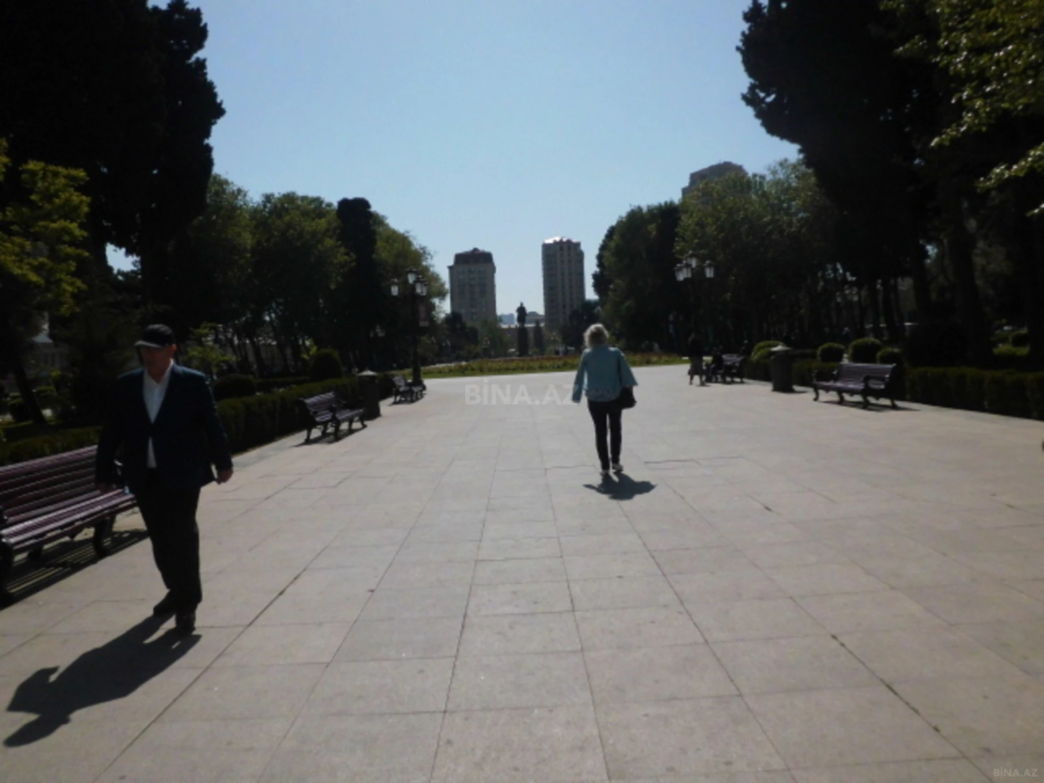 Satılır 4 otaqlı mənzil 170 m²