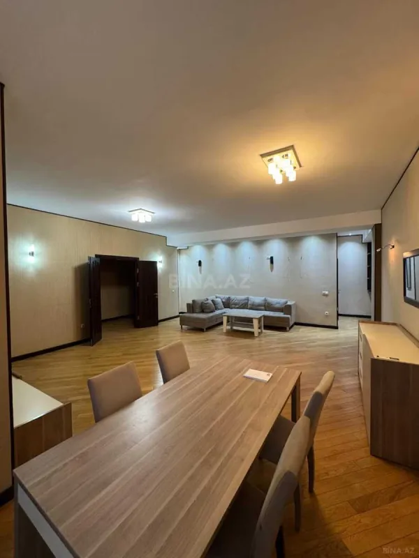 Satılır 4 otaqlı mənzil 170 m²