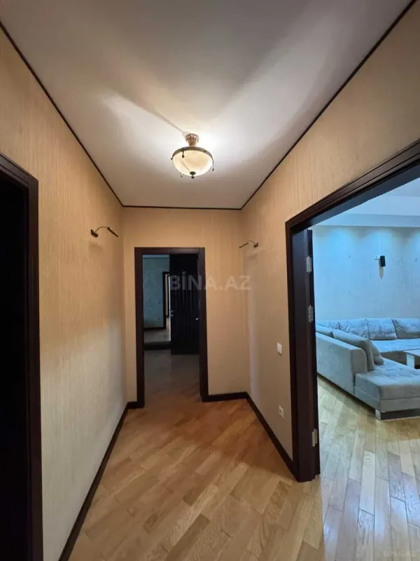 Satılır 4 otaqlı mənzil 170 m²