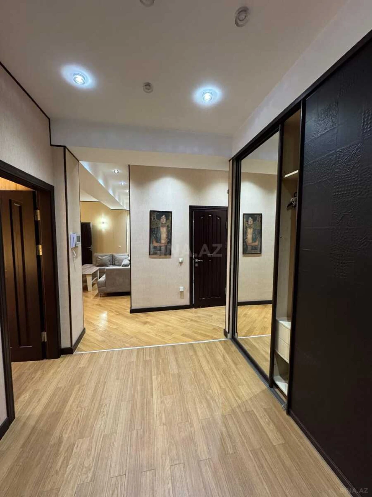 Satılır 4 otaqlı mənzil 170 m²