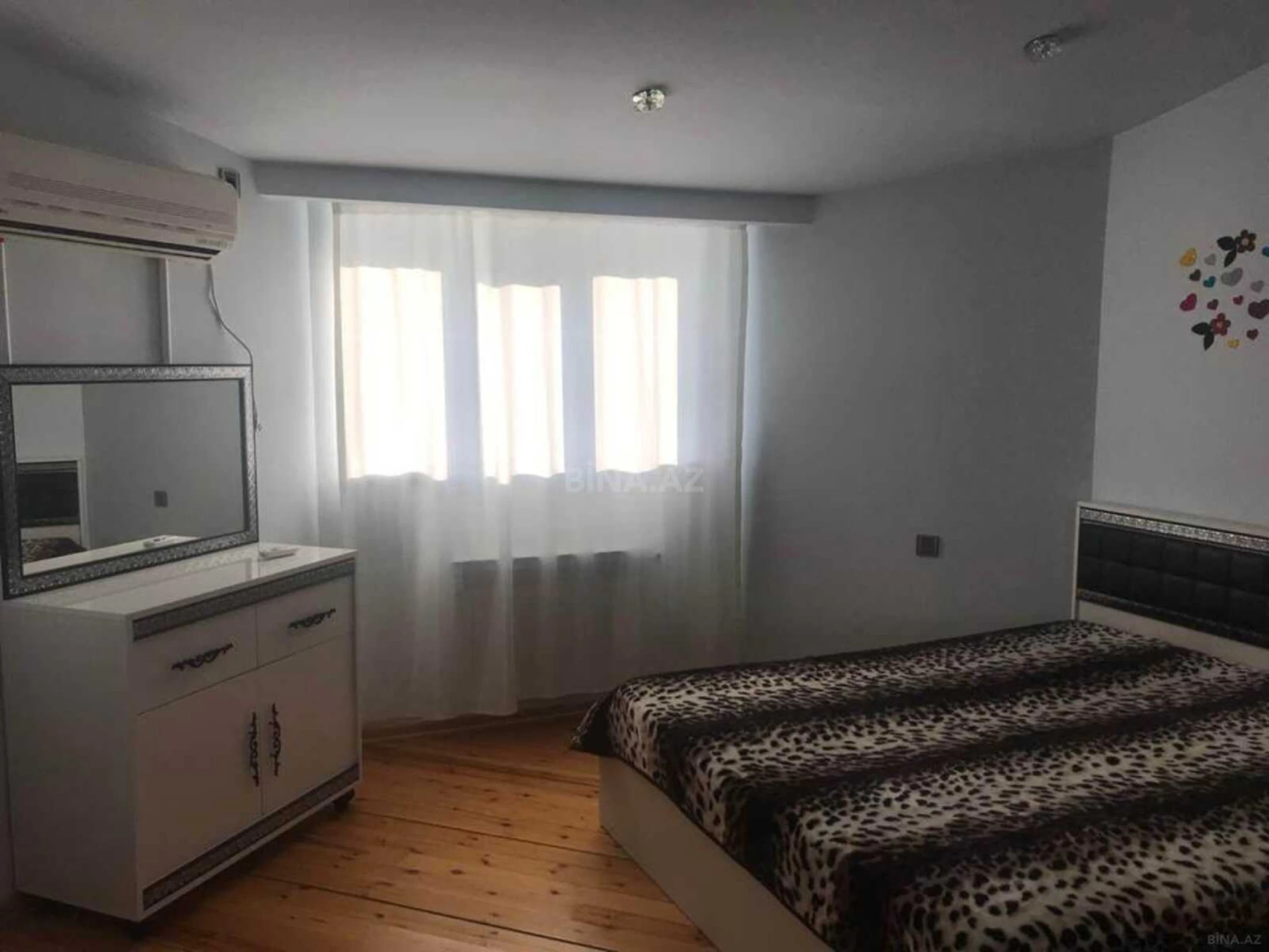 Kirayə verilir 2 otaqlı mənzil 70 m²