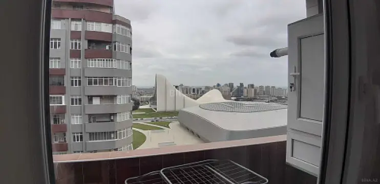 Kirayə verilir 2 otaqlı mənzil 75 m²