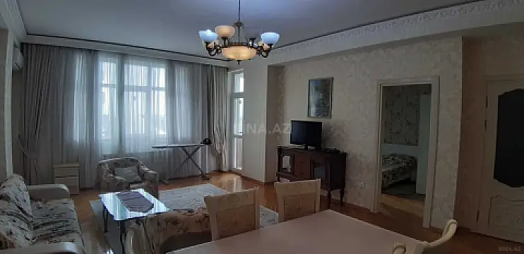 Kirayə verilir 2 otaqlı mənzil 75 m²