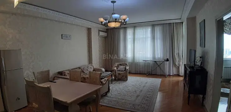 Kirayə verilir 2 otaqlı mənzil 75 m²