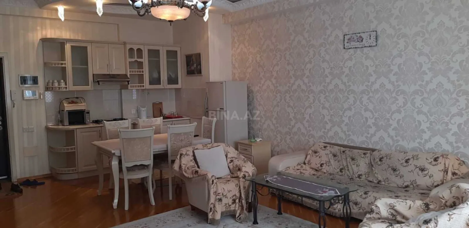 Kirayə verilir 2 otaqlı mənzil 75 m²