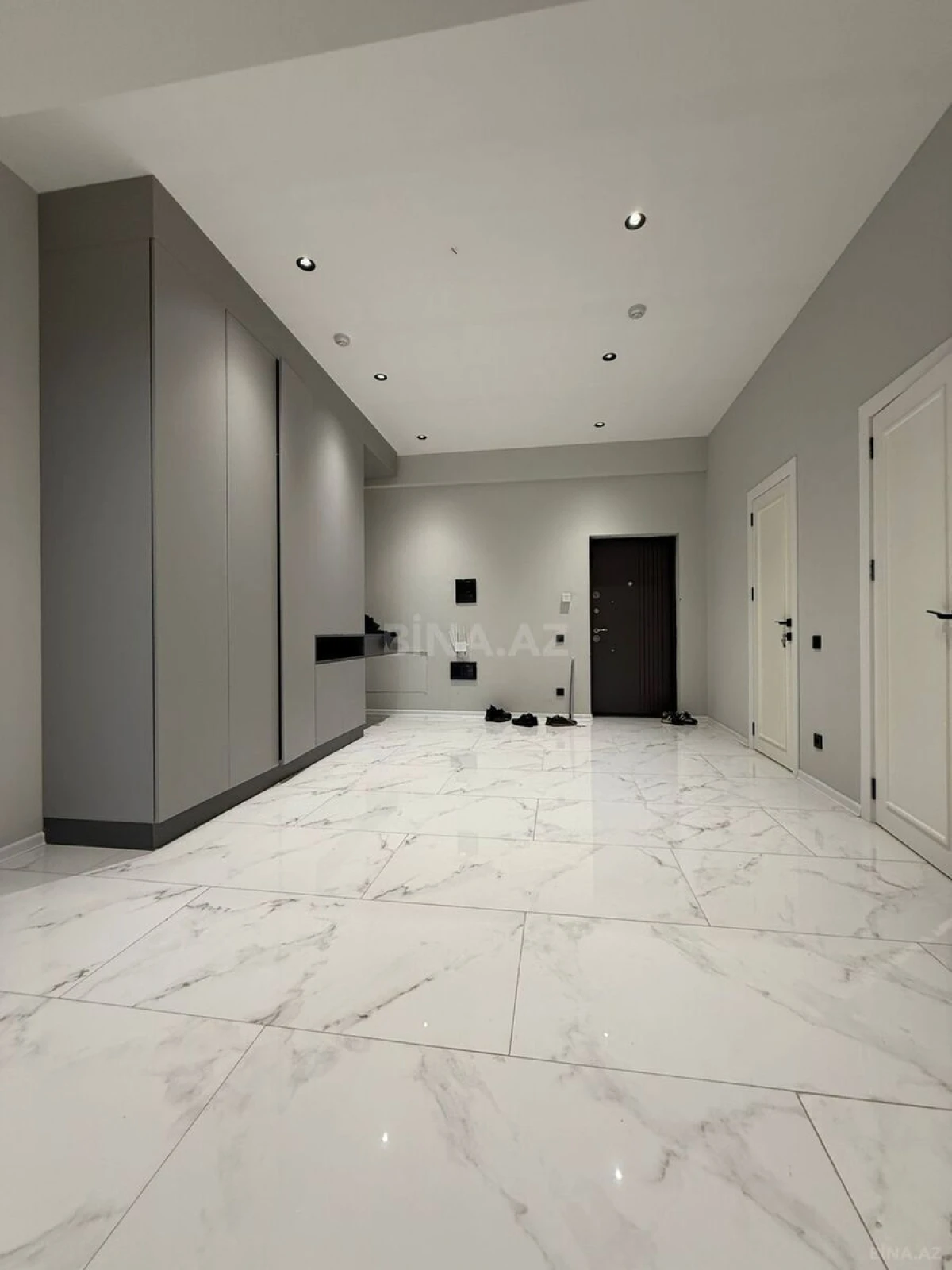 Kirayə verilir 2 otaqlı mənzil 117 m²