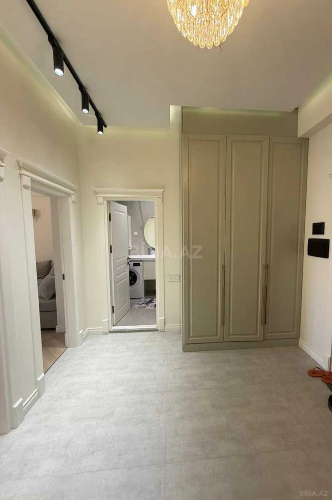 Kirayə verilir 2 otaqlı mənzil 117 m²