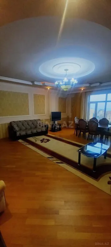 Kirayə verilir 3 otaqlı mənzil 140 m²