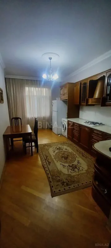 Kirayə verilir 3 otaqlı mənzil 140 m²