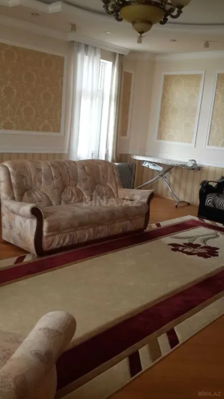 Kirayə verilir 3 otaqlı mənzil 140 m²